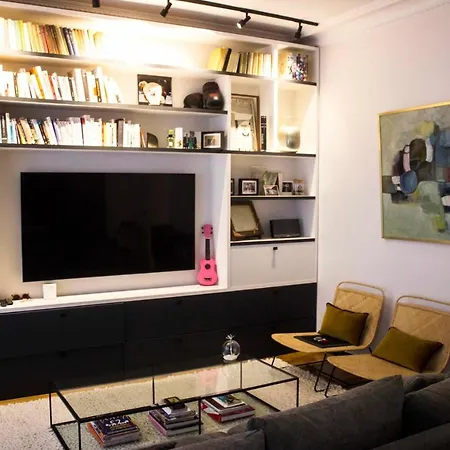 Elegant Apt With Veranda In Montmartre